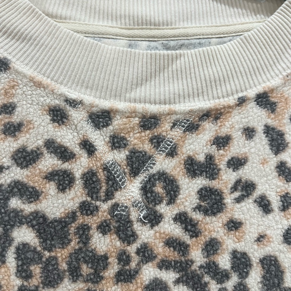 Aerie oversized pullover size medium